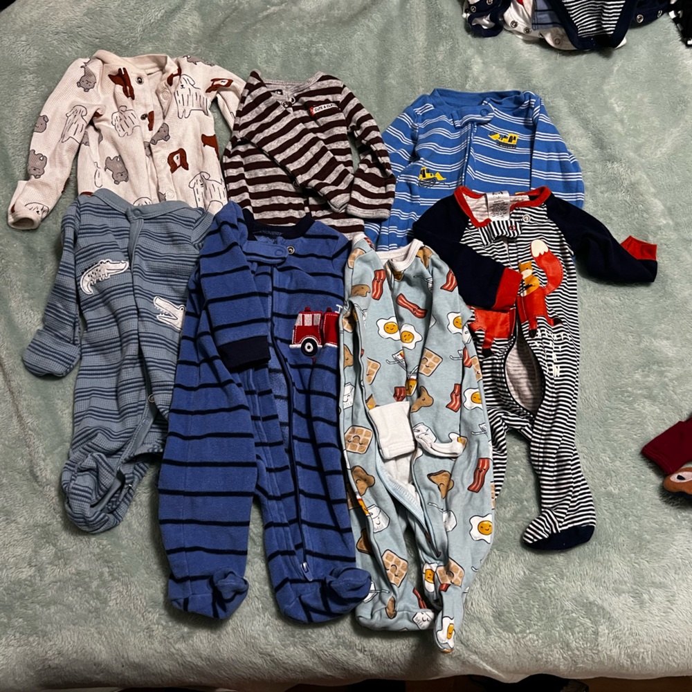 7 pairs of newborn Jammie’s.